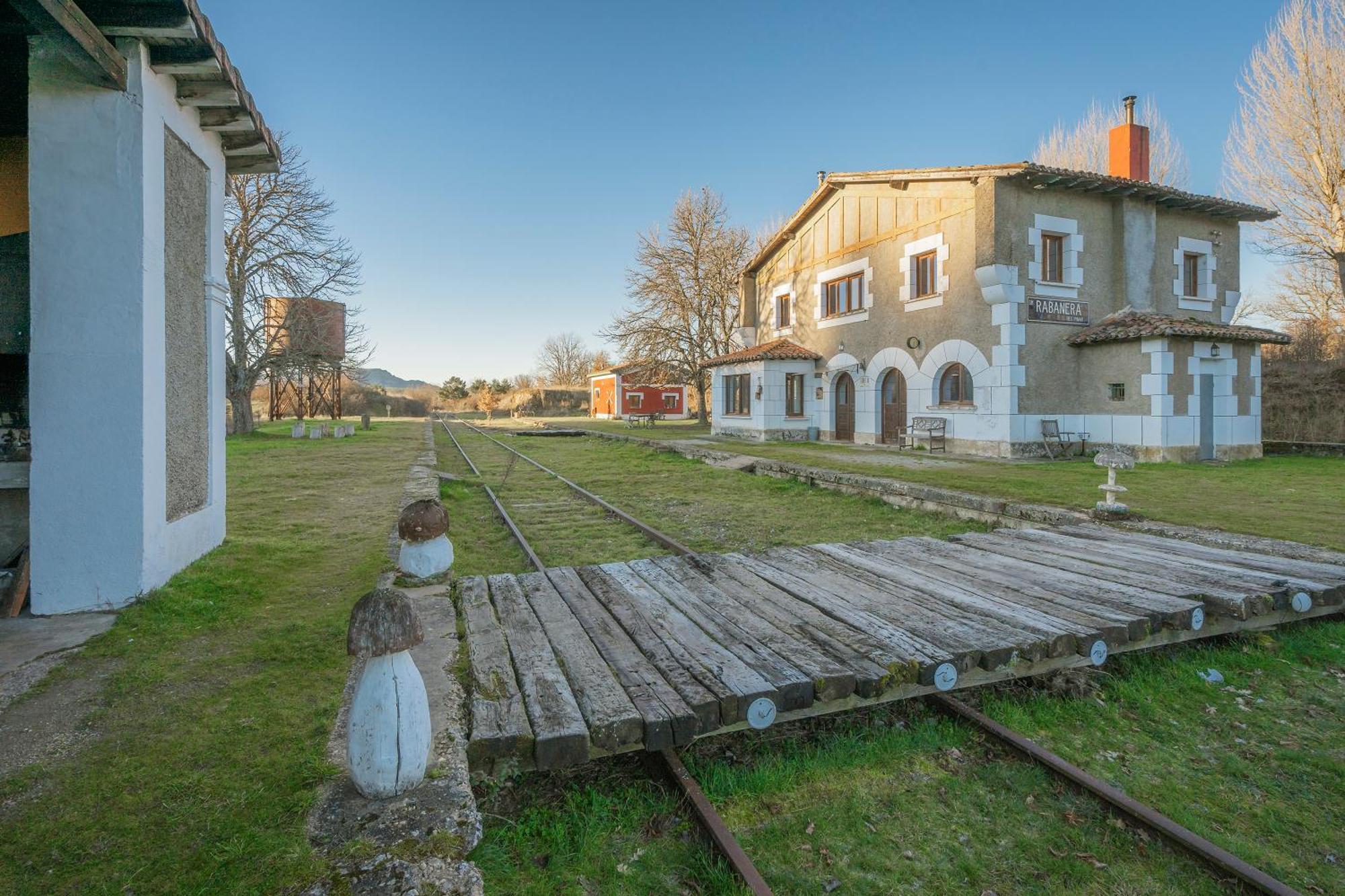 Pensjonat La Estacion De Rabanera Rabanera del Pinar Zewnętrze zdjęcie